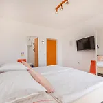 Galic 2 Pensión 3*