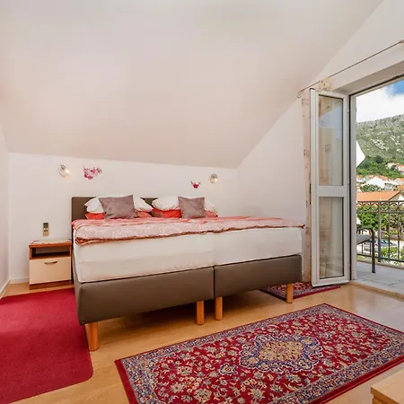 Galic 2 Guest house