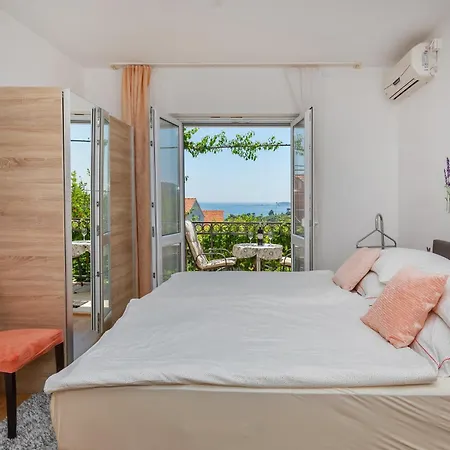 Guest house Galic 2 *
